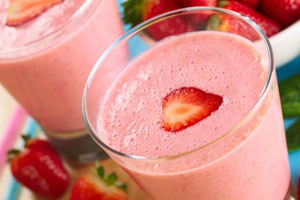 strawberry-banana-mango-kombucha-smoothie-recipe